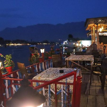 ホテル Chicago Group Of Houseboats Srīnagar エクステリア 写真