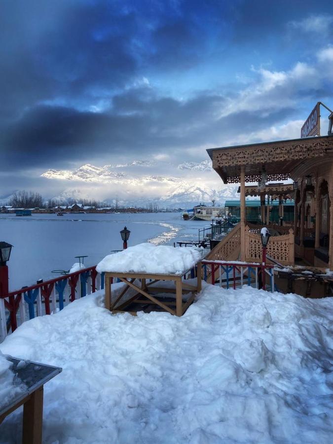 ホテル Chicago Group Of Houseboats Srīnagar エクステリア 写真