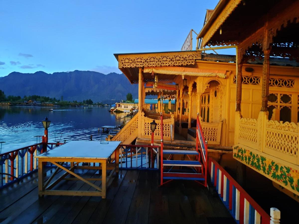 ホテル Chicago Group Of Houseboats Srīnagar エクステリア 写真