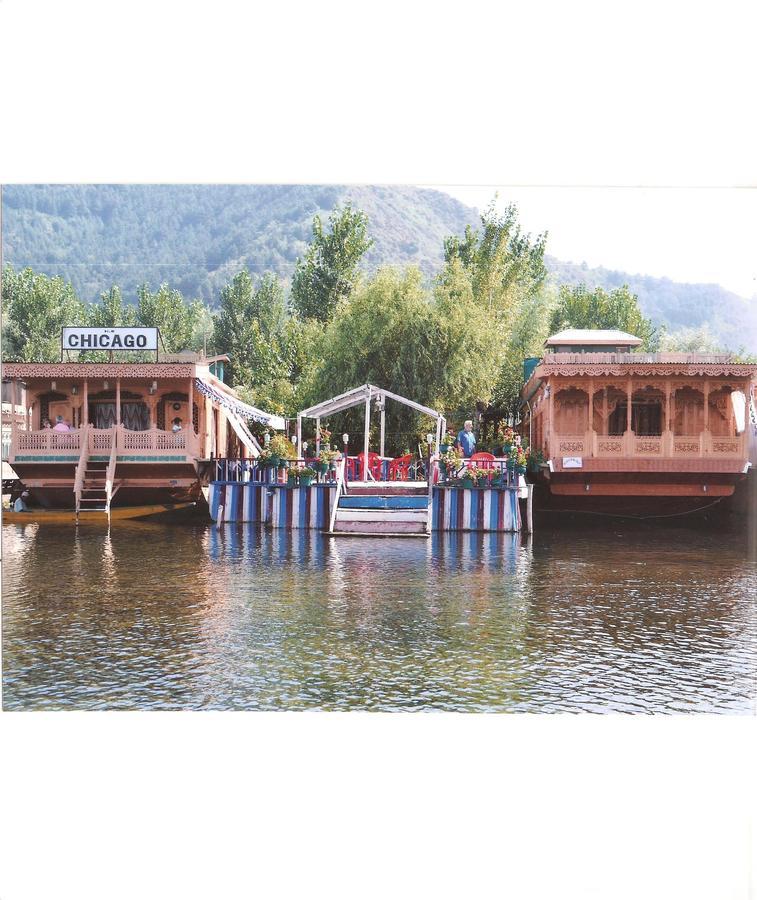 ホテル Chicago Group Of Houseboats Srīnagar エクステリア 写真