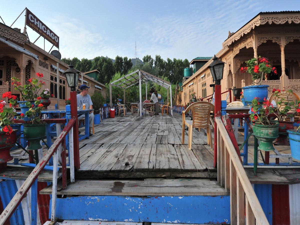 ホテル Chicago Group Of Houseboats Srīnagar エクステリア 写真