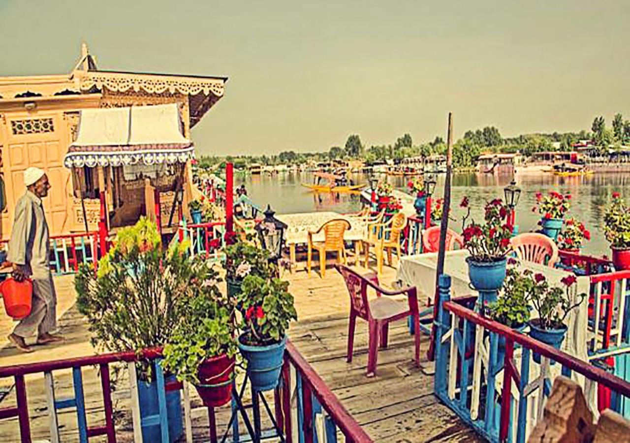 ホテル Chicago Group Of Houseboats Srīnagar エクステリア 写真